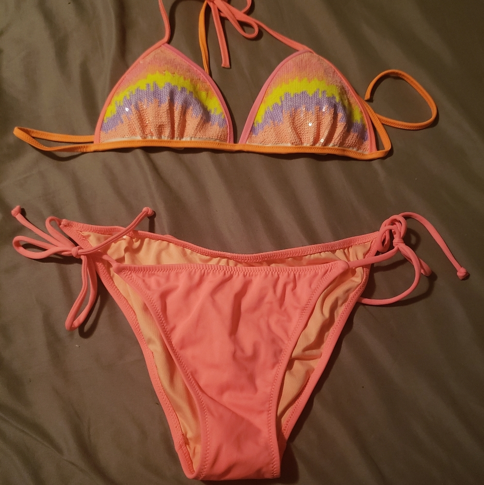 VS bikini